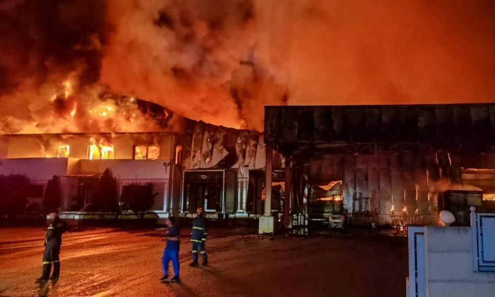 Φωτιά στο εργοστάσιο με τα σχολικά γεύματα: Εμπρησμό δείχνει το πόρισμα